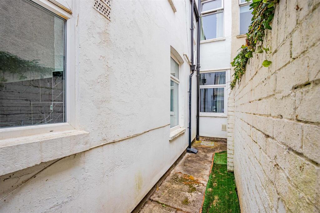 Malefant Street 77-2.jpg