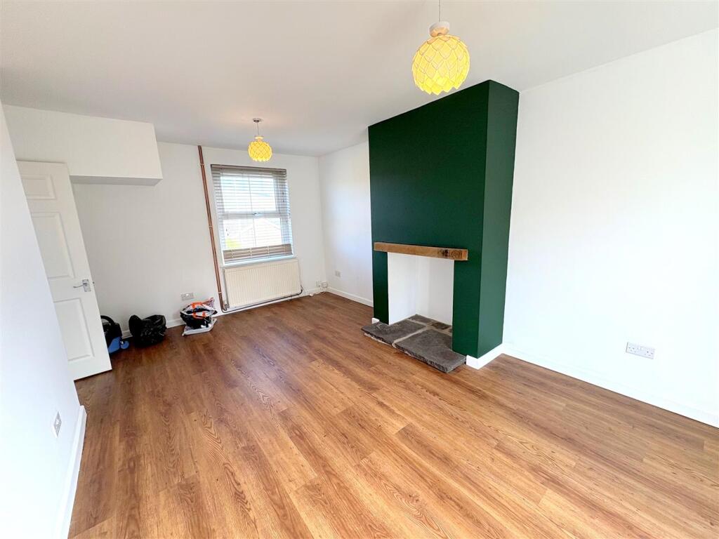 Lounge c.jpg