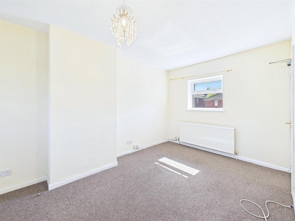 8 - Two Flats for Auction, Fishponds, Bristol.jpg