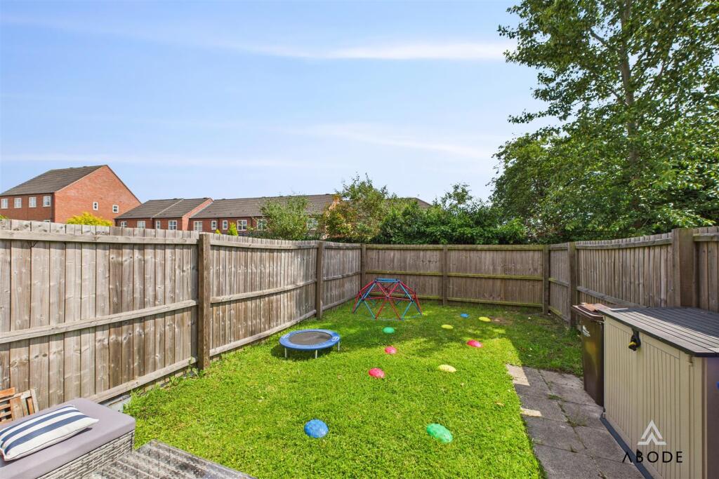 CAM02696G0-PR0633-STILL014.jpg