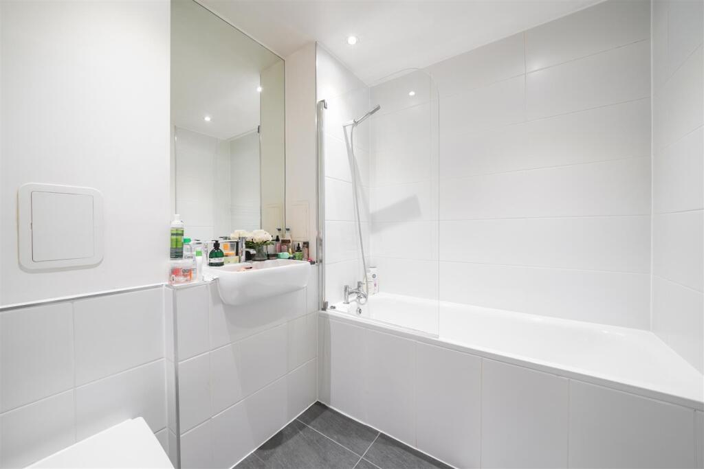 Flat 13, Altus House - BIGqBCUOuugOBfbgWRmz.jpg