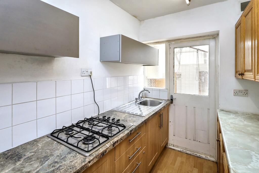 17 Tees Avenue, Perivale, Greenford, UB6 8JH