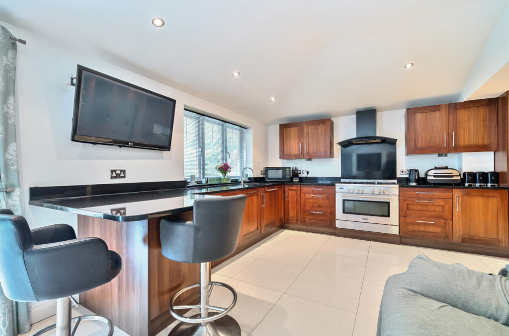 1305600-9-684954e...