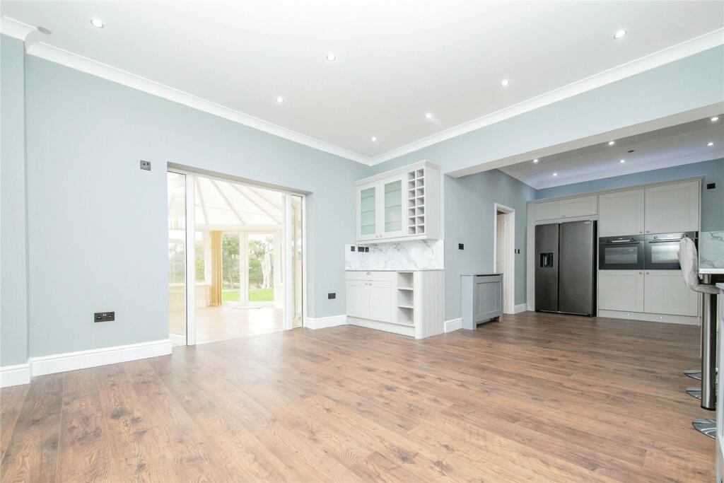 Sitting Area/Kitchen