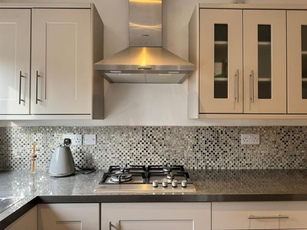 Kitchen (2).jpg