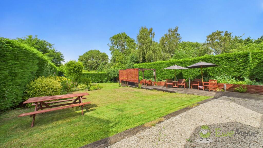 CAM03669G0-PR0022-STILL023