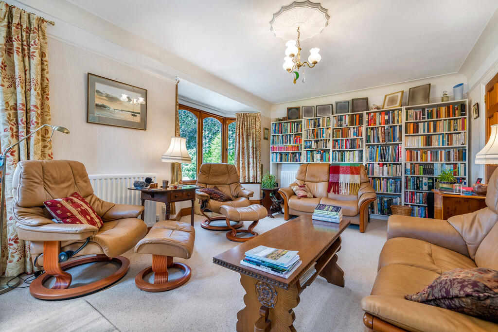 Bay Windowed Sitt...