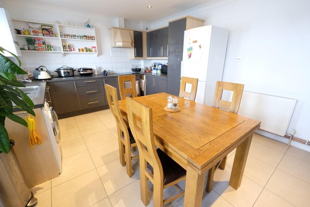OPEN PLAN ROOM