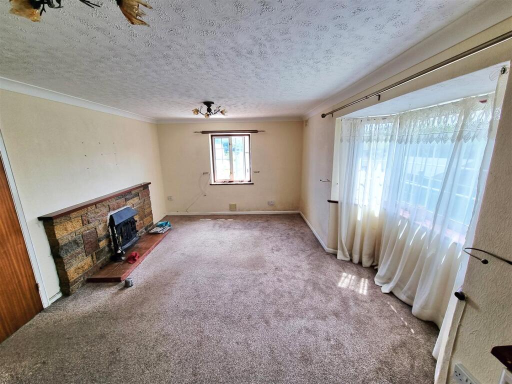 Sitting &amp; dining room.jpg