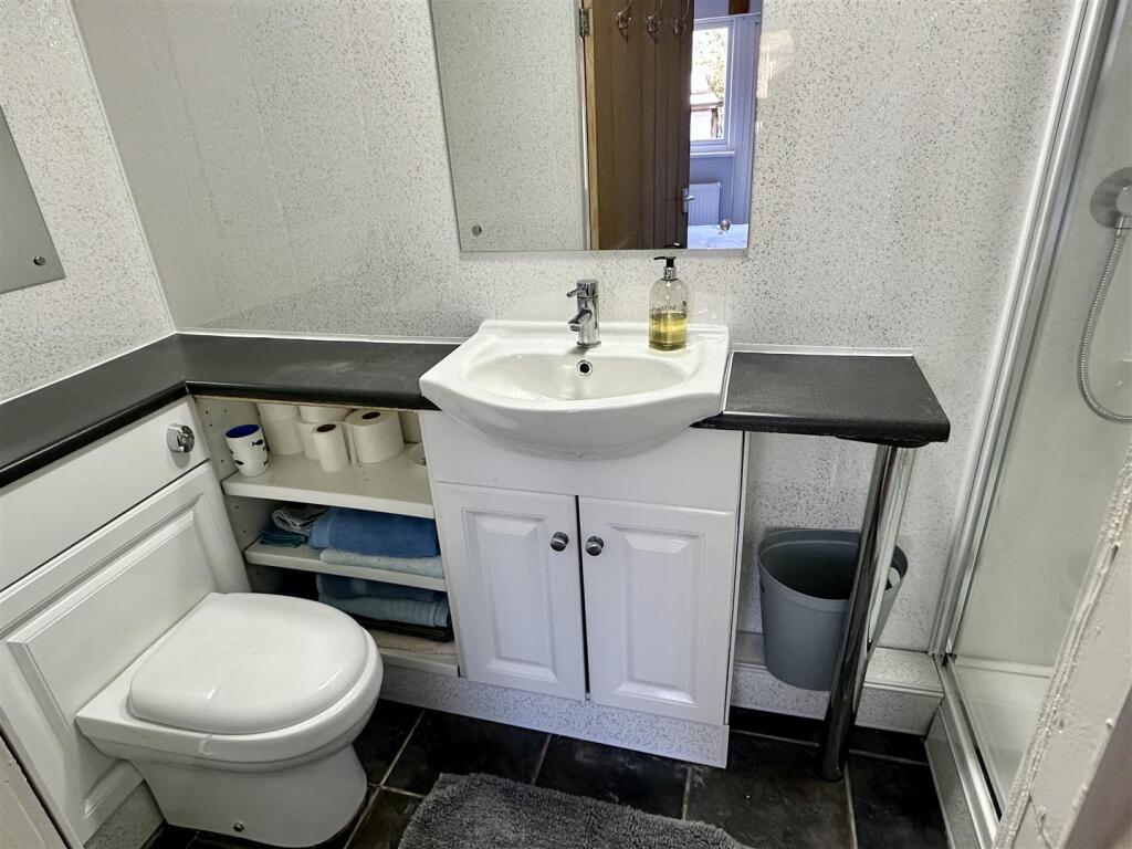 shower room (annexe)
