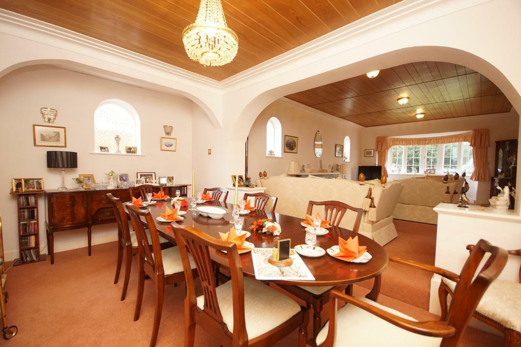 Dining Room &amp; Reception Lounge