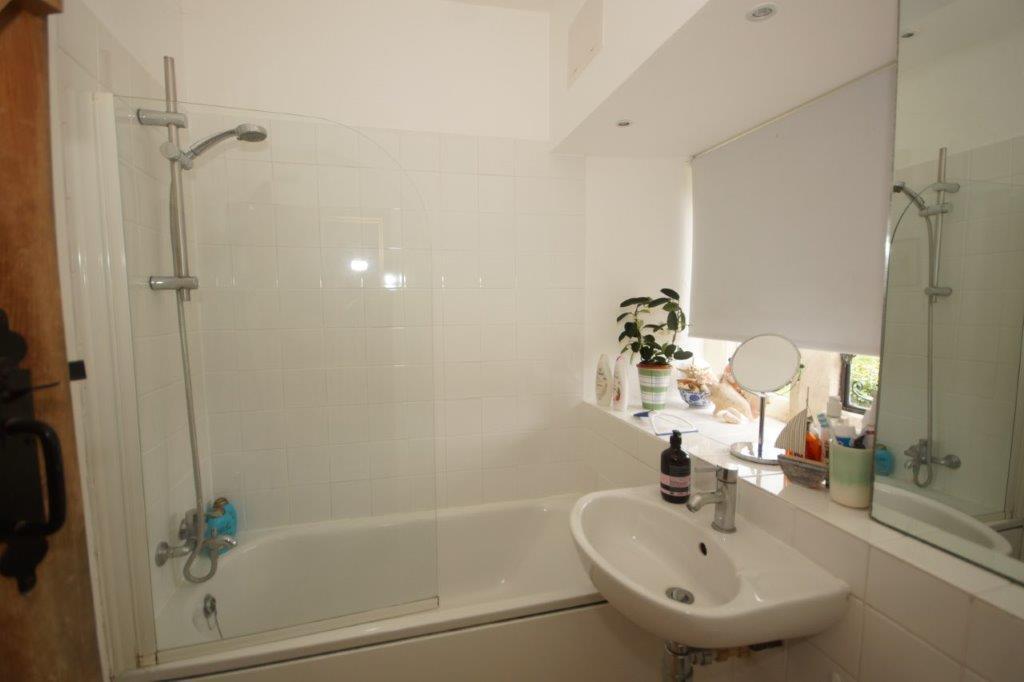 The Cottage - Bathroom.jpg