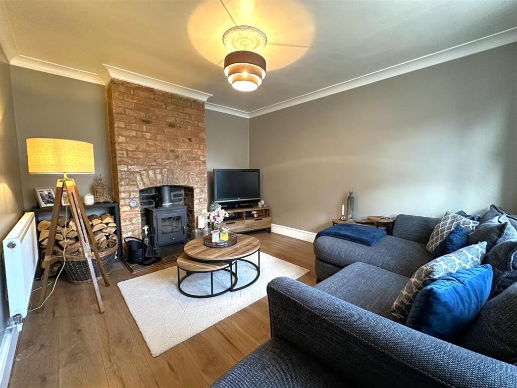 Lounge With Feature Fireplace 304