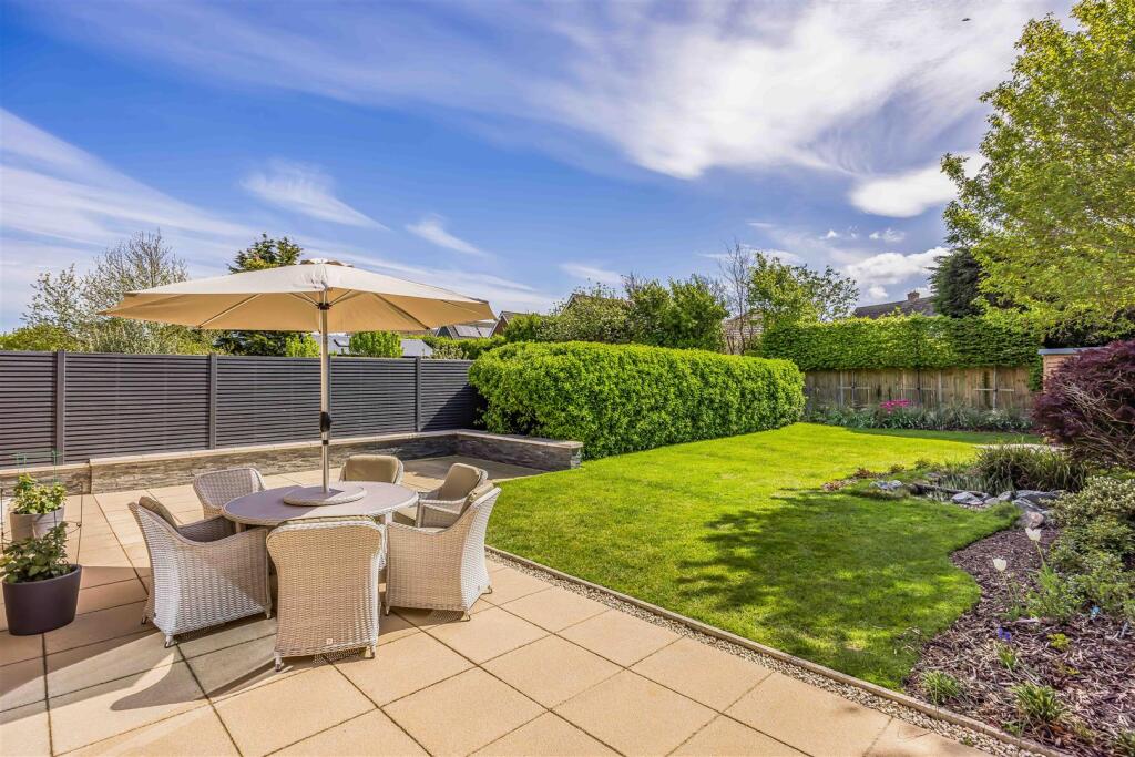 15 Sinah Lane, Hayling Island-Small-PorticoMarketi