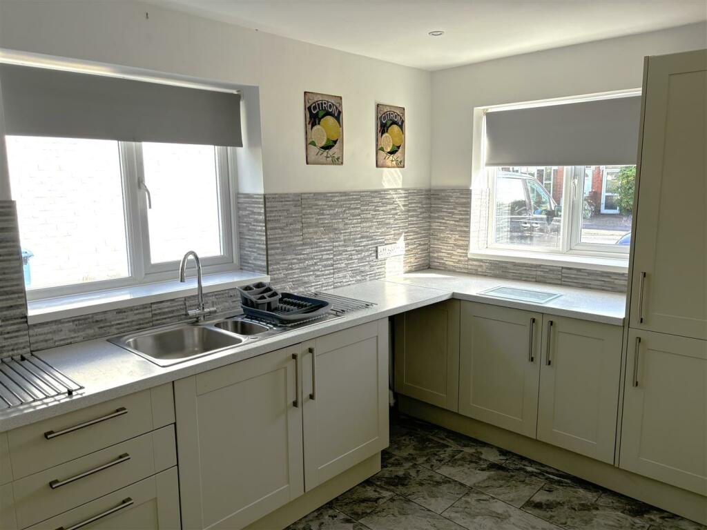 kitchen a.jpg