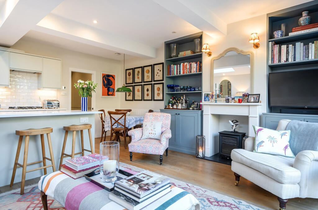 1386411-18-693020...