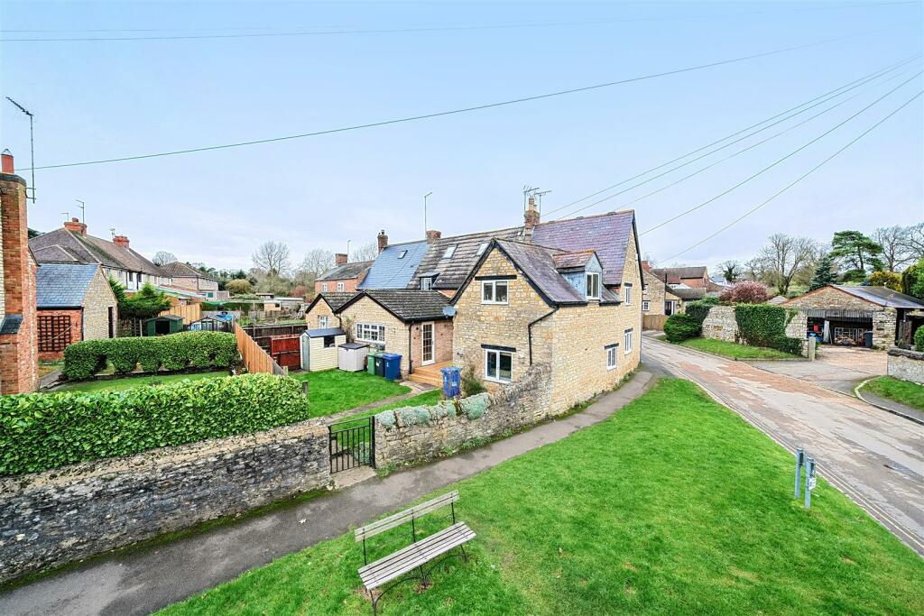 1 Mill Lane, Stoke Bruerne (e)(5).jpg