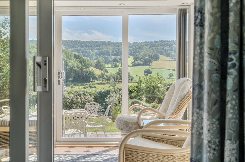 1315591-28-685db4...