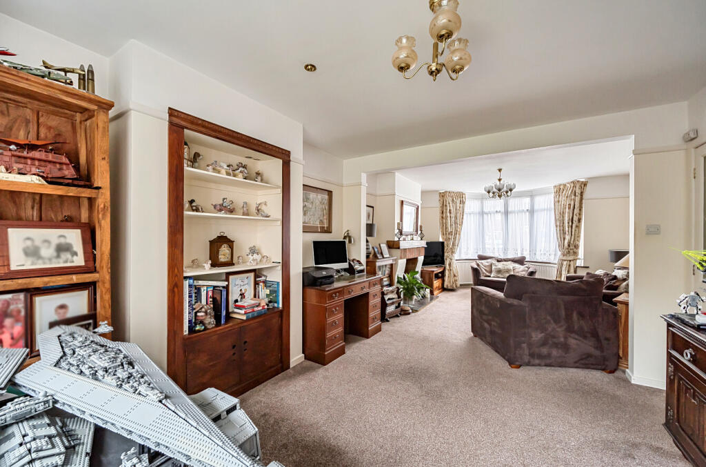 1373238-4-69160bc...