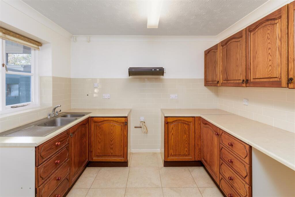 42 Gascoigne Way, Bloxham-9.jpg