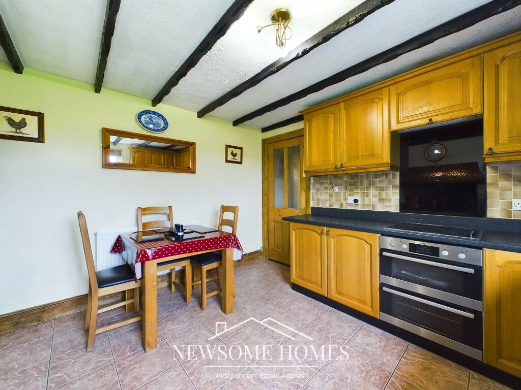 Kitchen/ Dining Room