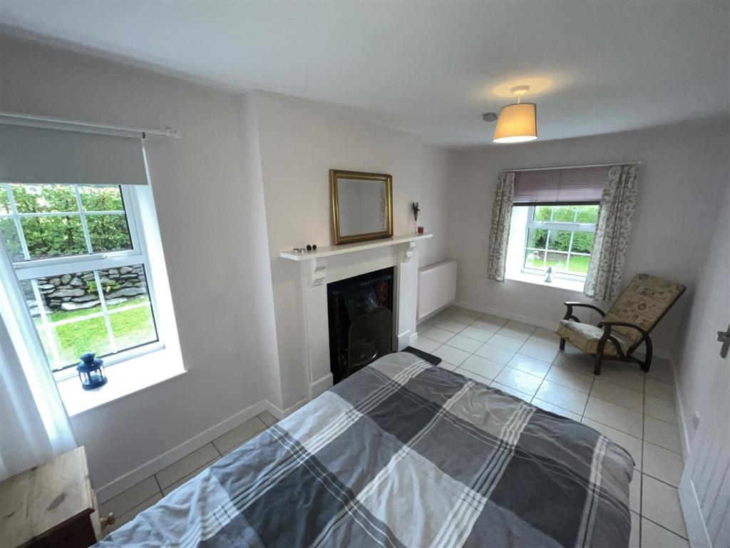 SITTING ROOM/BEDROOM 3