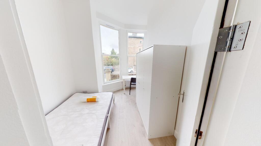 bedroom 3.jpg
