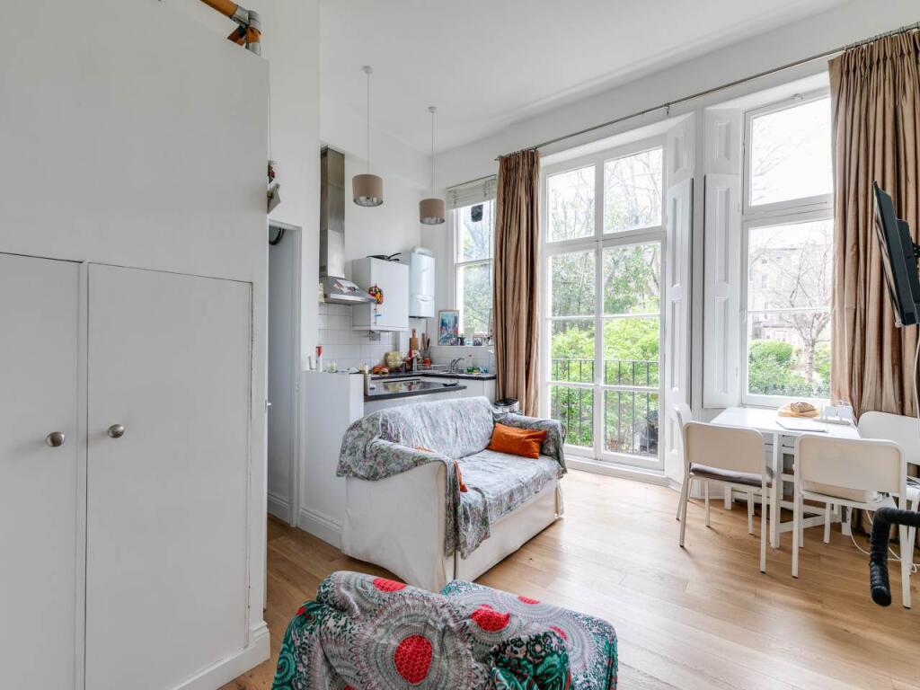 Warwick Road 75 flat