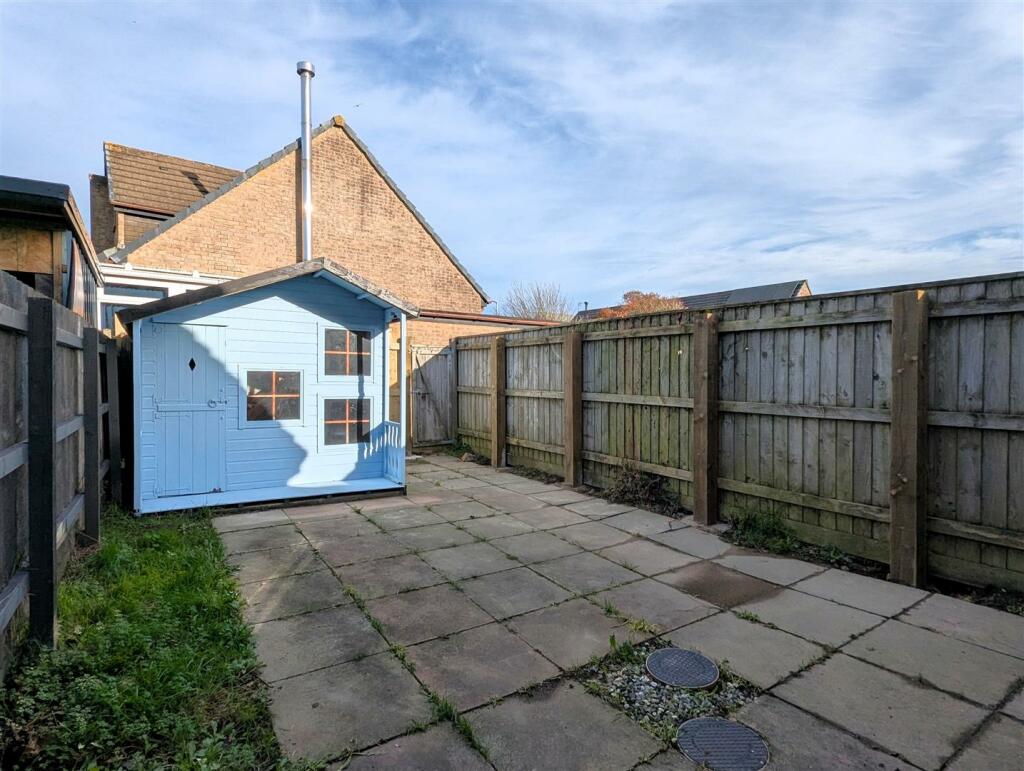 53 Willow Close Patio