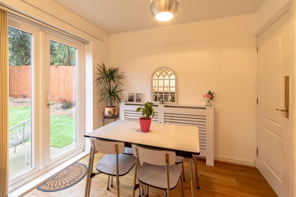 Kitchen / Dining