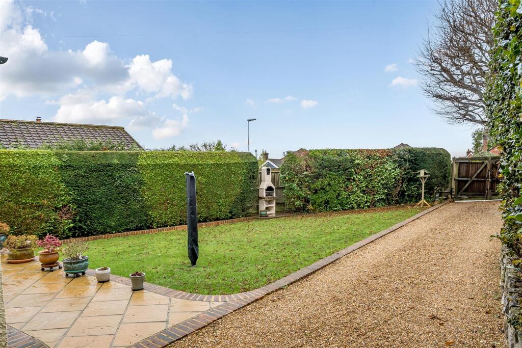 For Sale by Aspire Residential | Crockhurst Hill