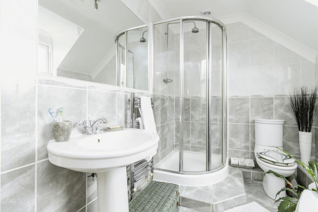 En Suite Bathroom