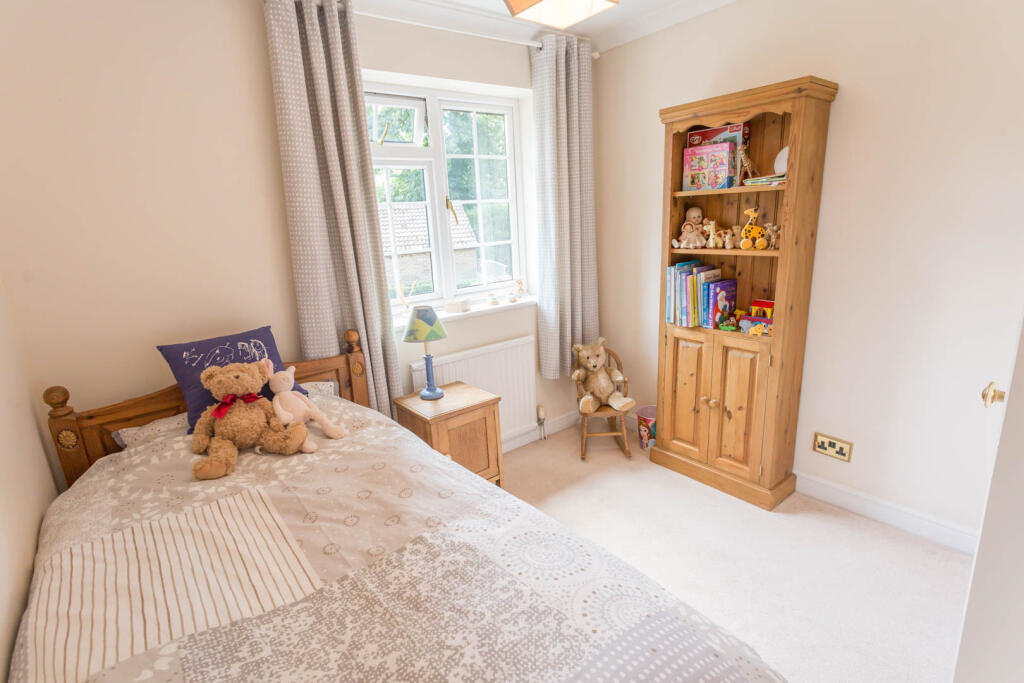 Bedroom 4 with wardrobe
