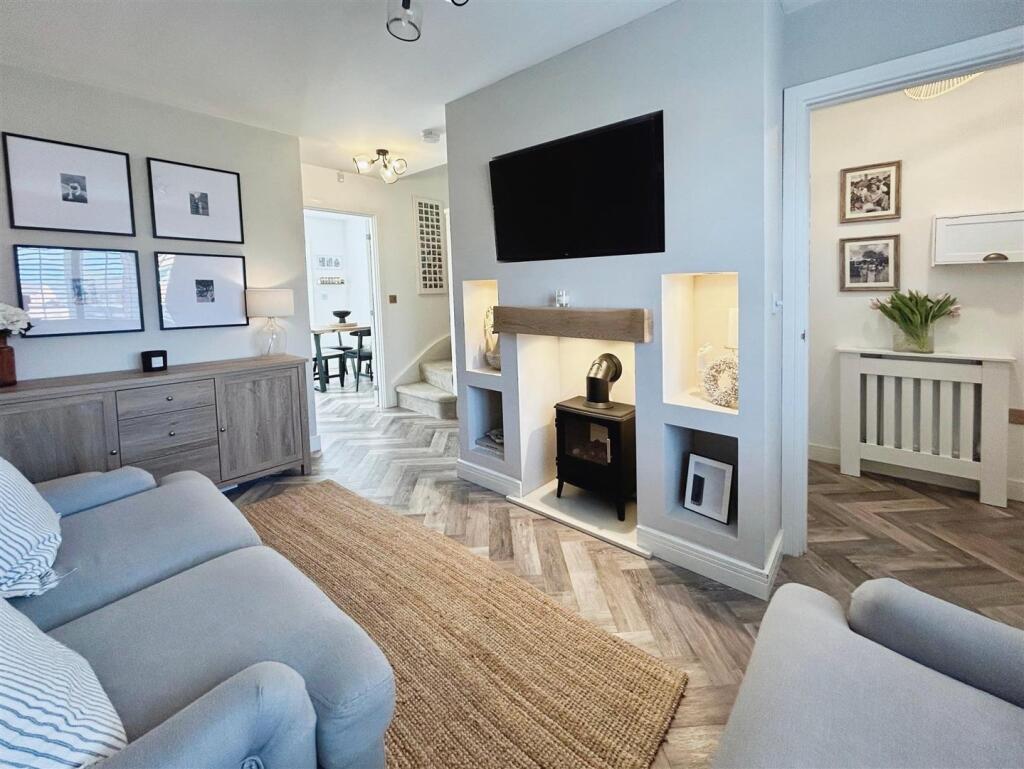 new lounge shot 17 Pear.jpg