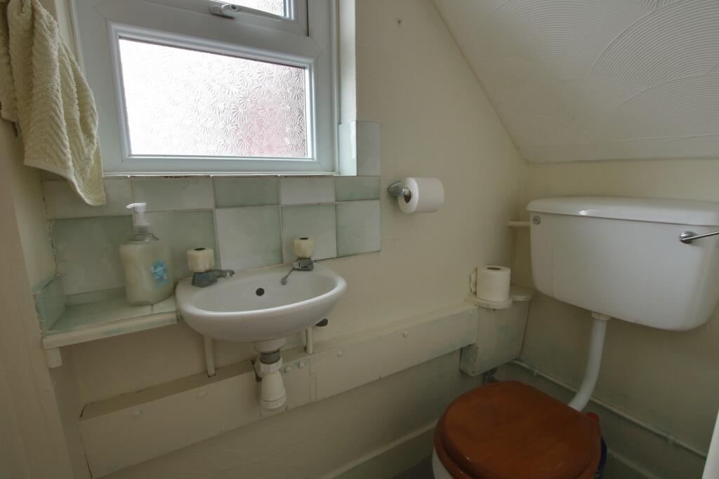 DOWNSTAIRS CLOAKROOM