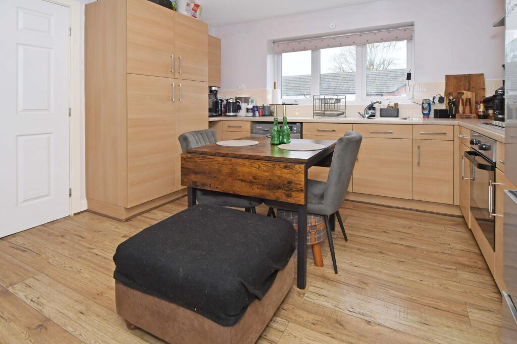 Kitchen &amp; living area