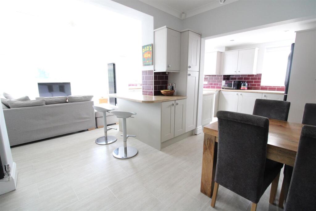 KITCHEN &amp; DINING AREA