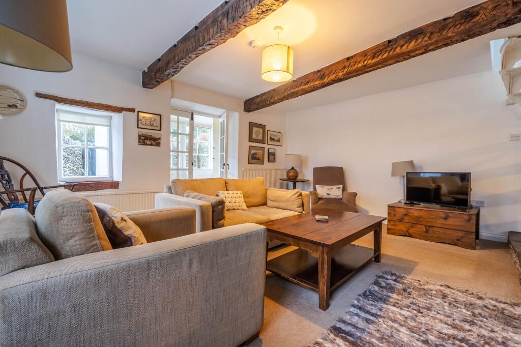 OPEN PLAN DINING/KITCHEN AREA