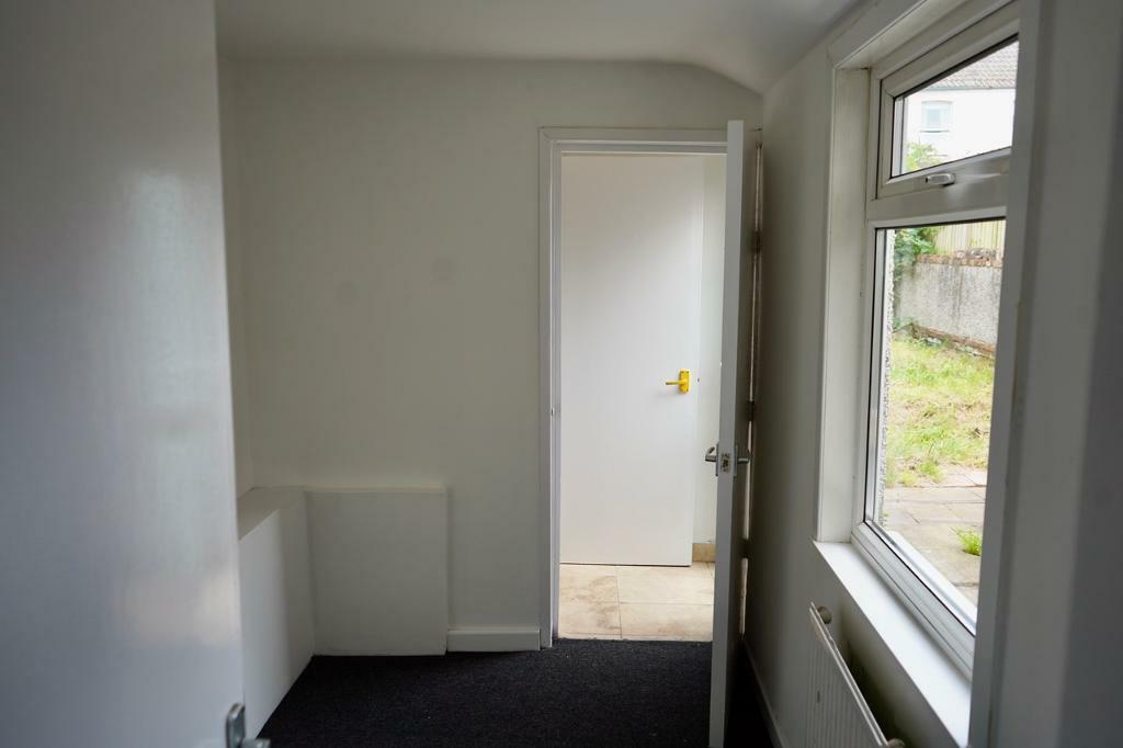 Bedroom 2 / Office - pic 1