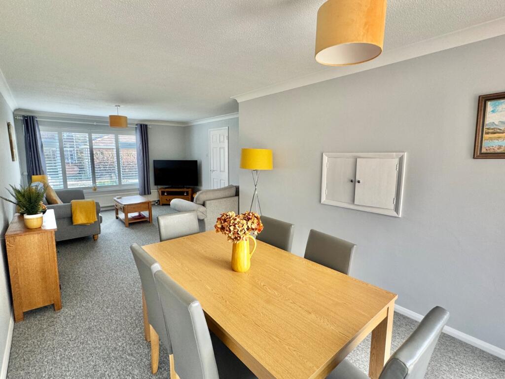 Living Room/Diner