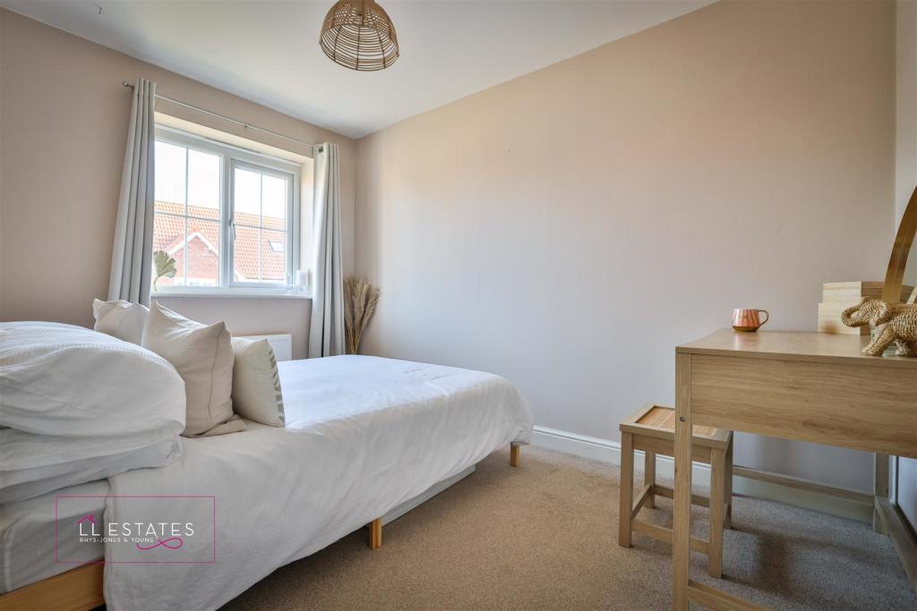 Bedroom2.jpg