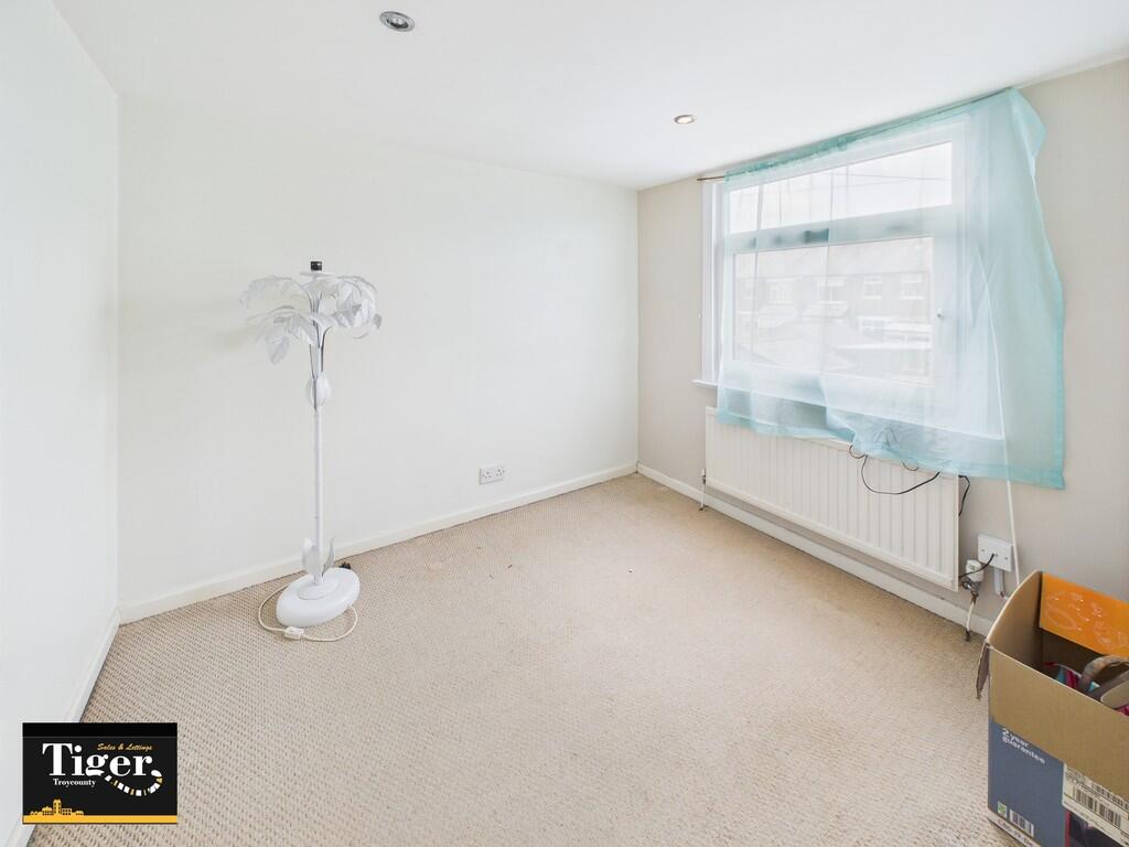 CAM02176G0-PR0662...