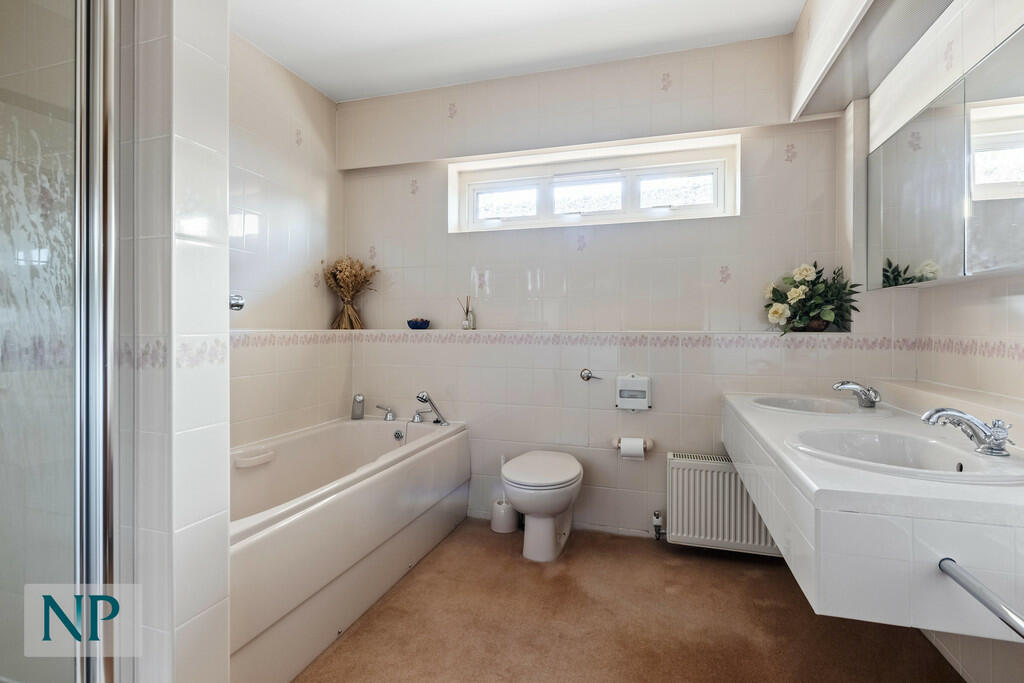 Annexe - Bathroom