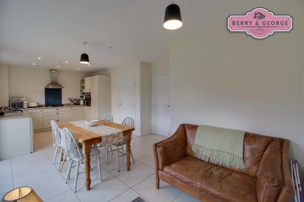 FAMILY AREA / DINER