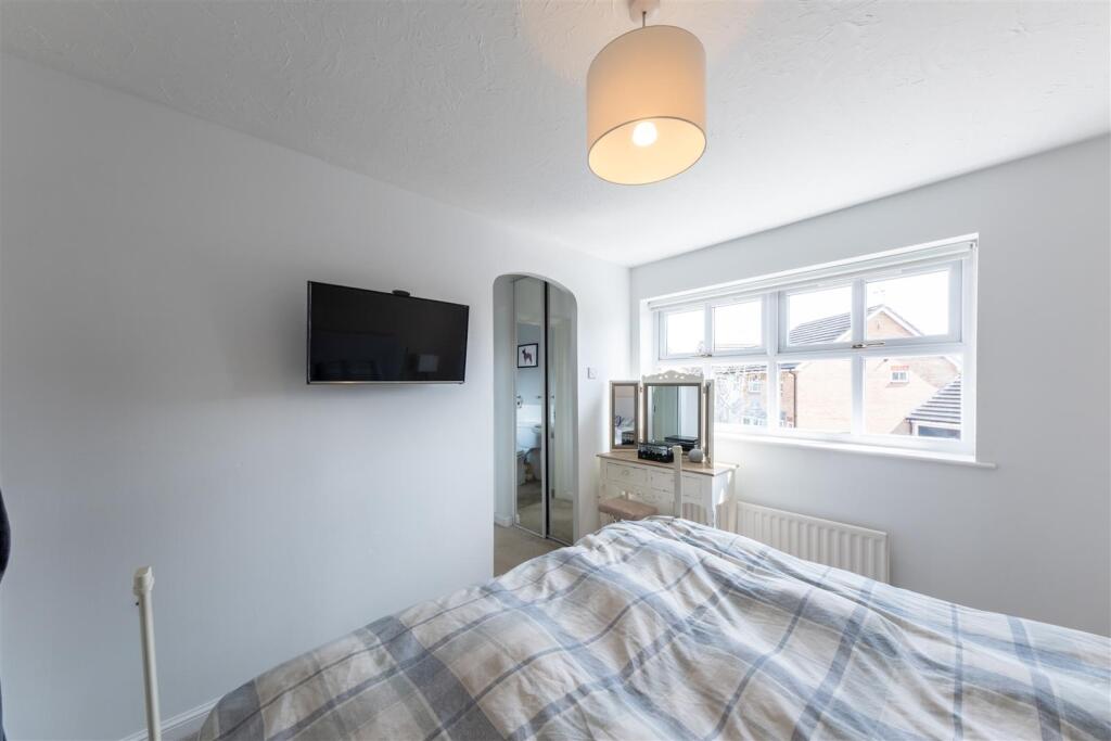 4 Hazelmere Close-018.jpg