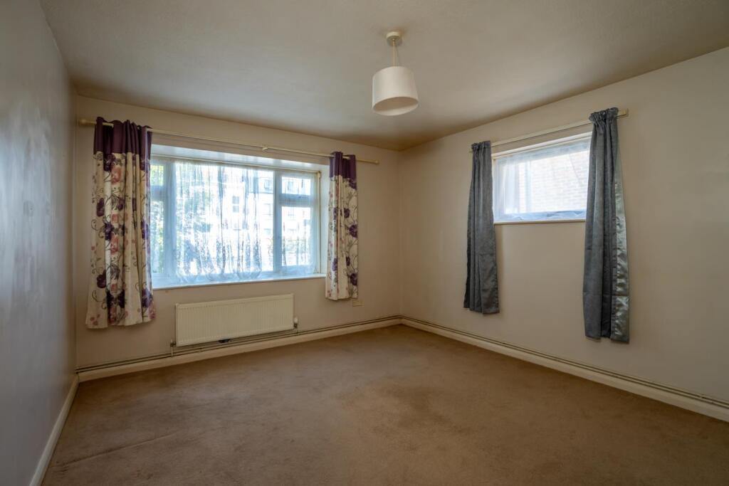 Bedroom 1.jpg
