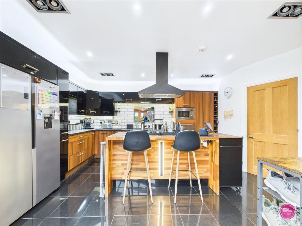 Newhall Road (12).jpg