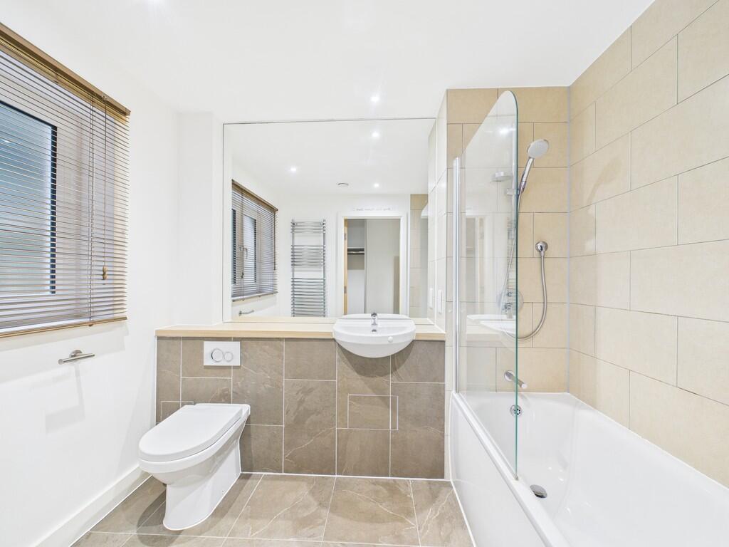 CAM02089G0-PR0577...