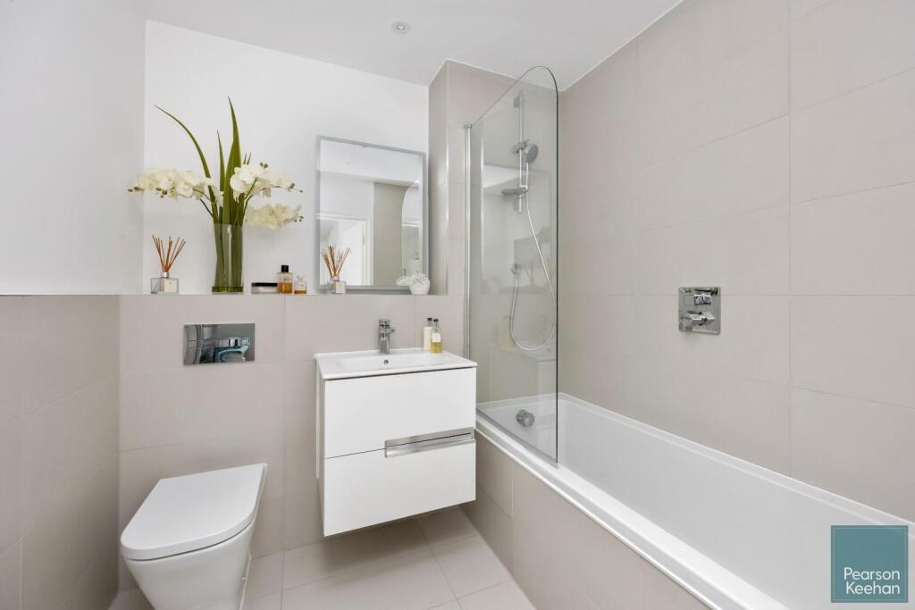 Oystercatcher Apartments, Flat 9-001.jpg