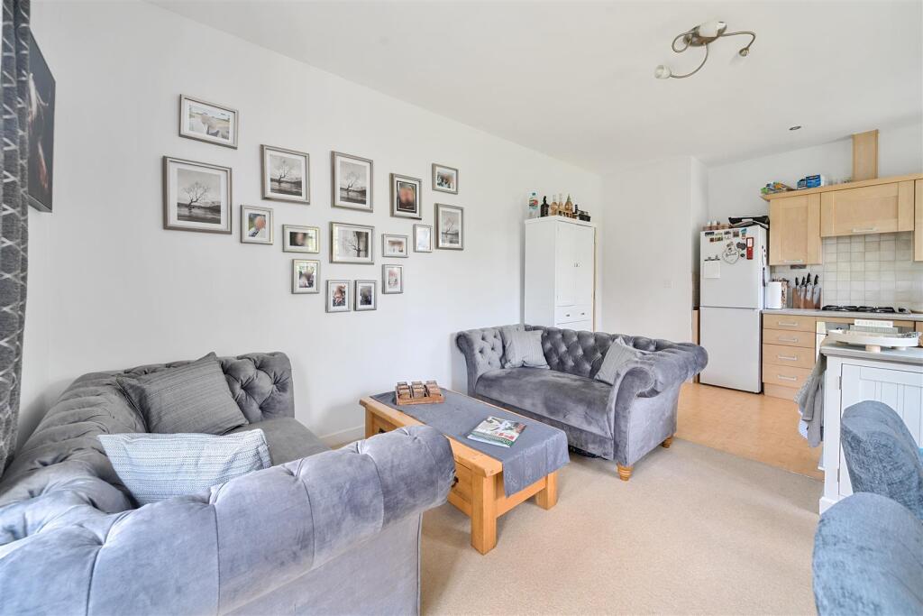 73 Reffield Close, Towcester (14).jpg